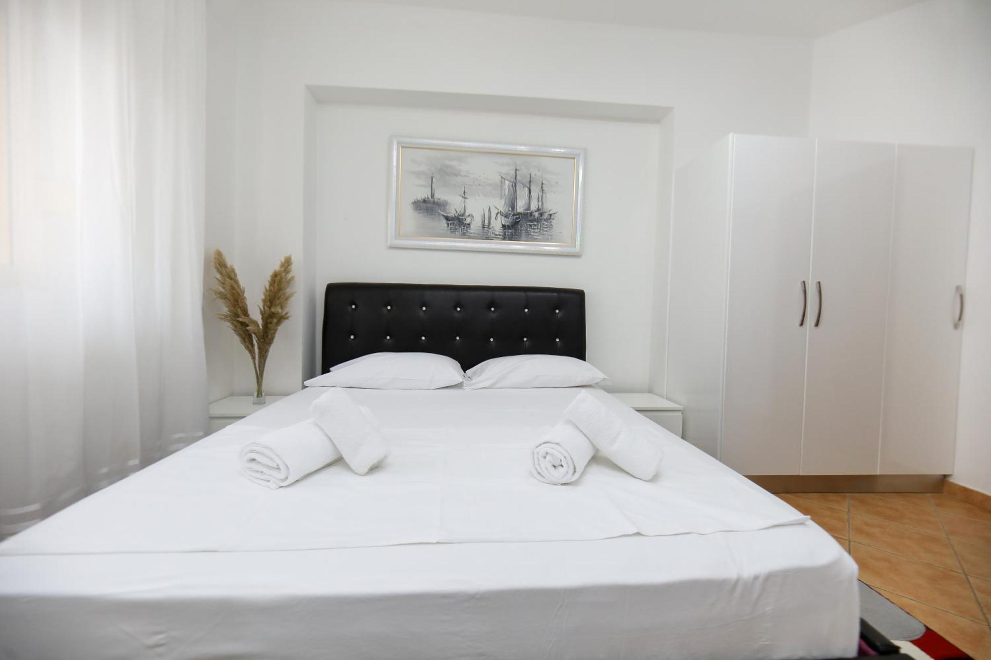 Noa Apartments Вльора Екстер'єр фото