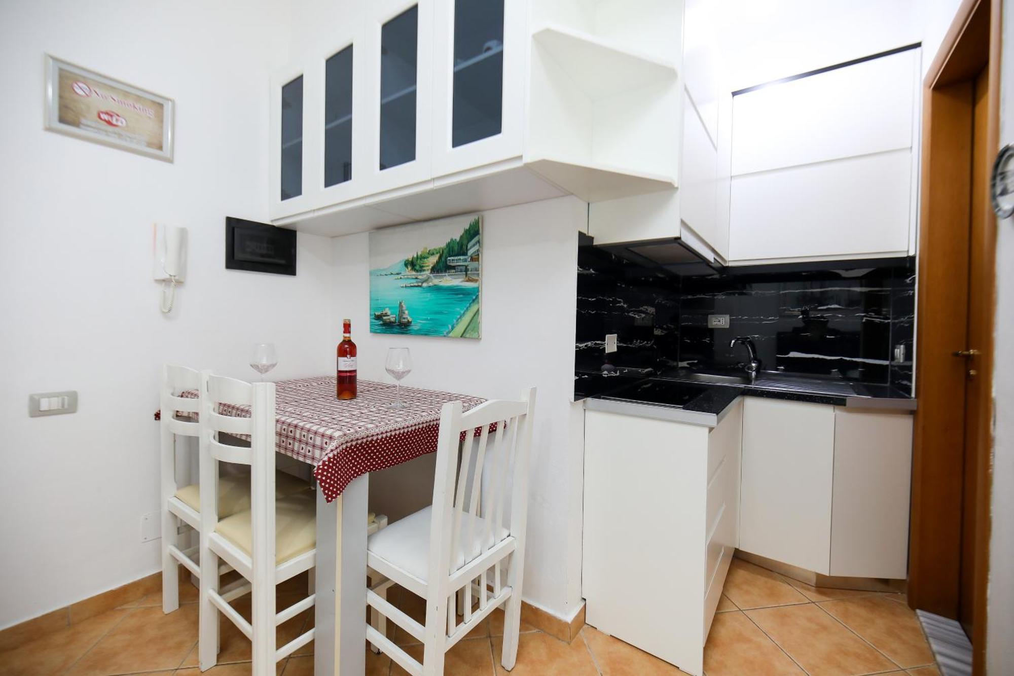 Noa Apartments Вльора Екстер'єр фото