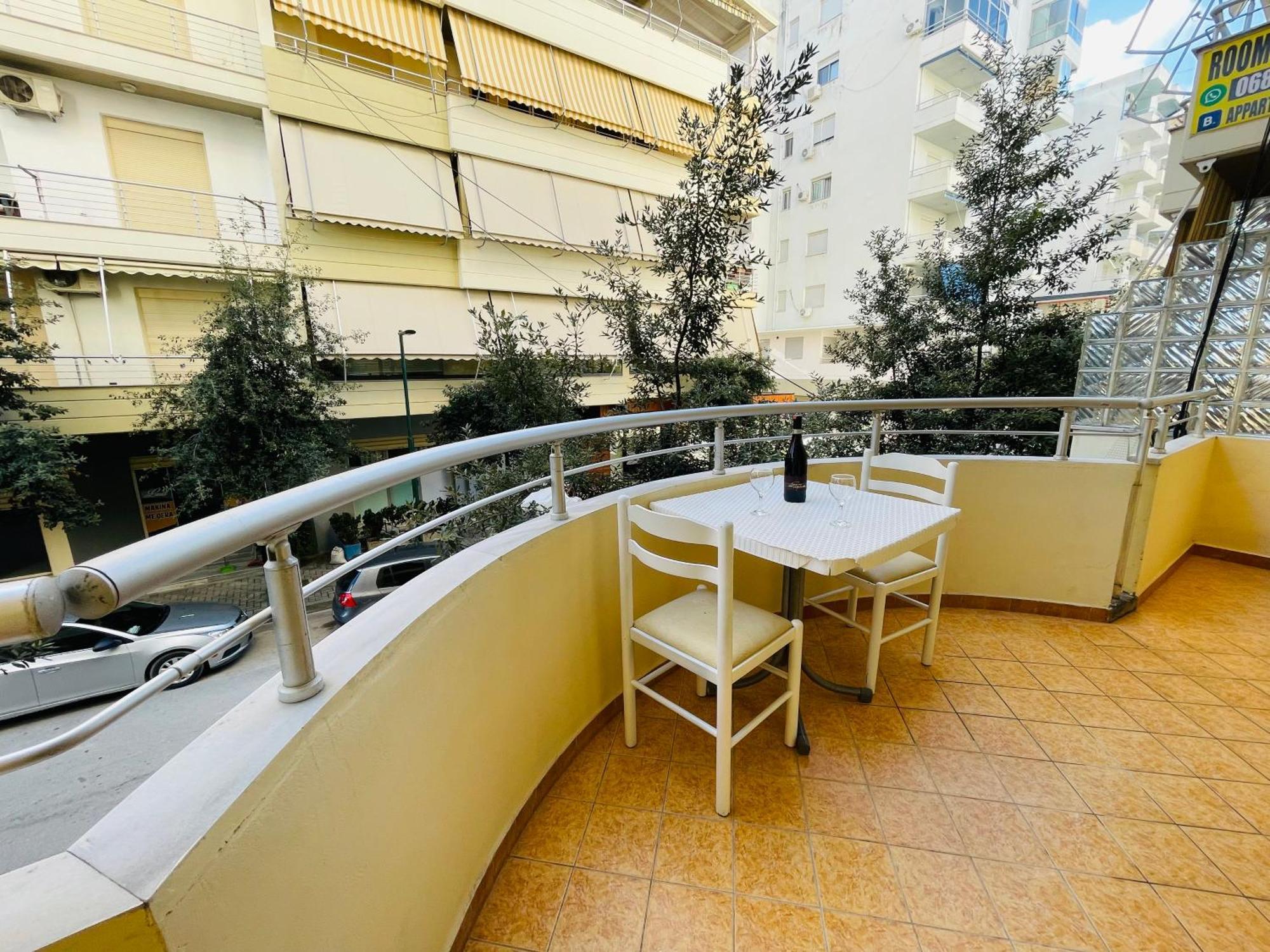 Noa Apartments Вльора Екстер'єр фото
