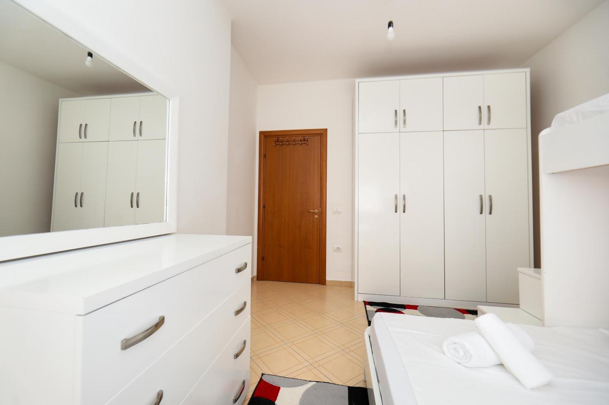 Noa Apartments Вльора Екстер'єр фото